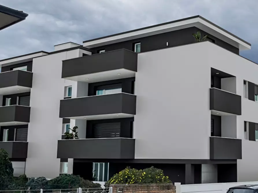 Immagine 1 di Attico in vendita  in via sacro cuore 27 a Padova