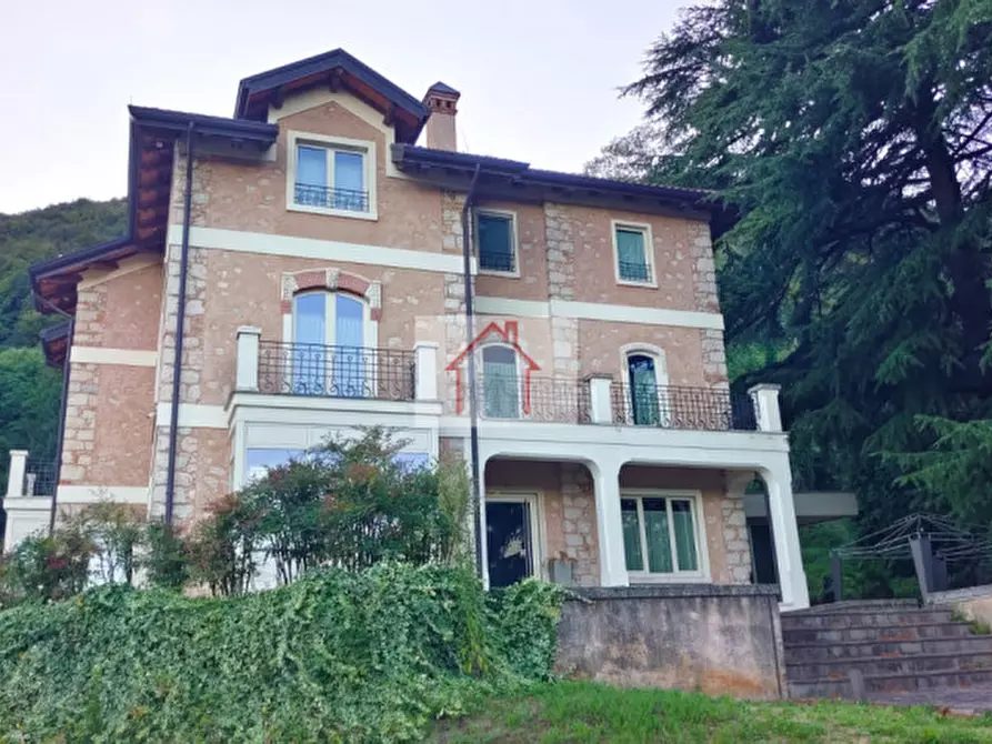 Immagine 2 di Villa in vendita  in Via Alessandro Rossi a Piovene Rocchette