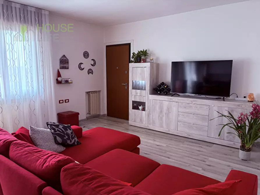 Immagine 2 di Appartamento in vendita  in Via Roma a Torrebelvicino