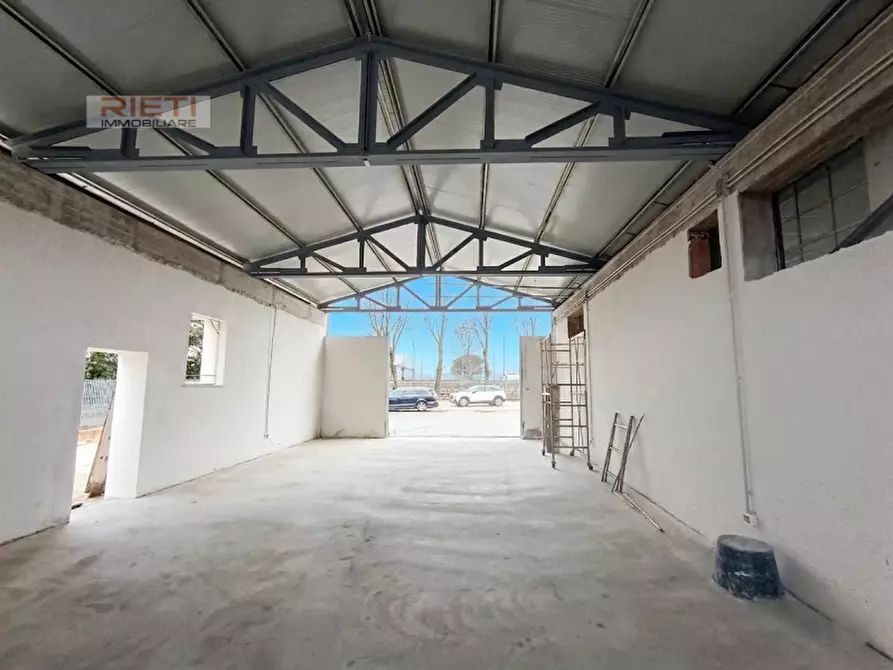 Immagine 2 di Negozio in affitto  in Via Marco Curio Dentato a Rieti