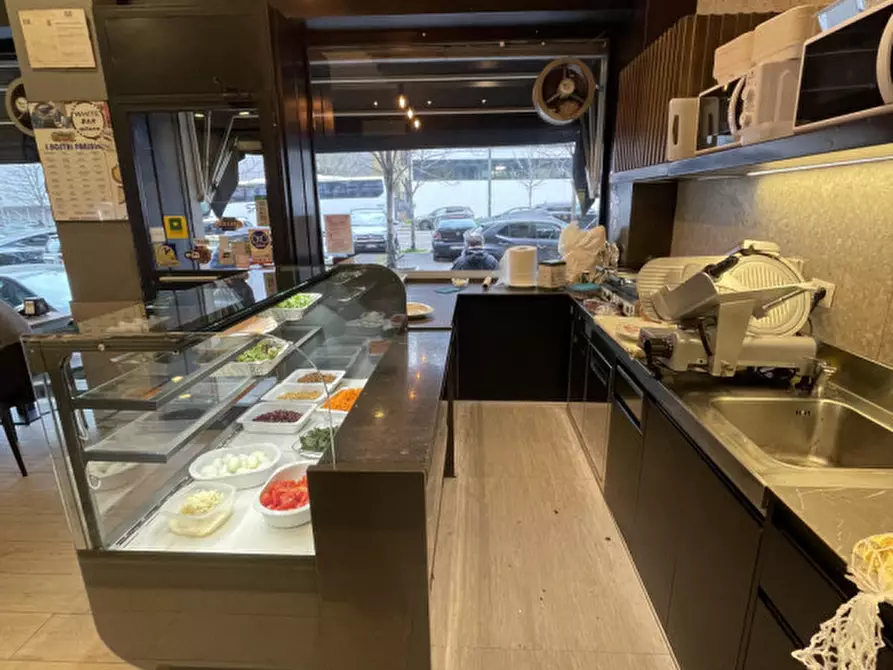 Immagine 9 di Negozio in vendita  in Bastioni di Porta Nuova 15 a Milano