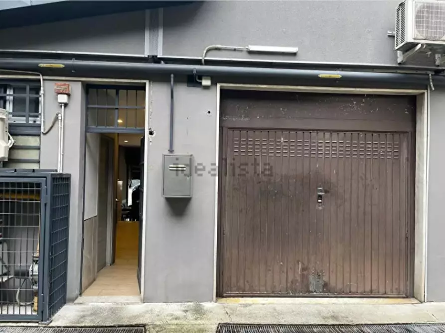 Immagine 23 di Negozio in vendita  in Bastioni di Porta Nuova 15 a Milano