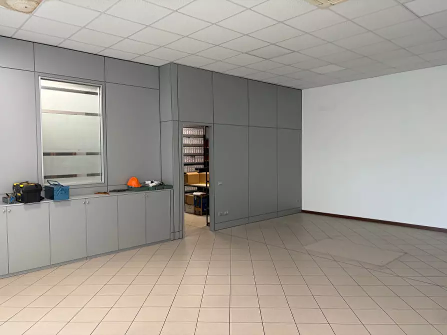 Immagine 4 di Ufficio in affitto  in Via Regina Pacis a Sassuolo