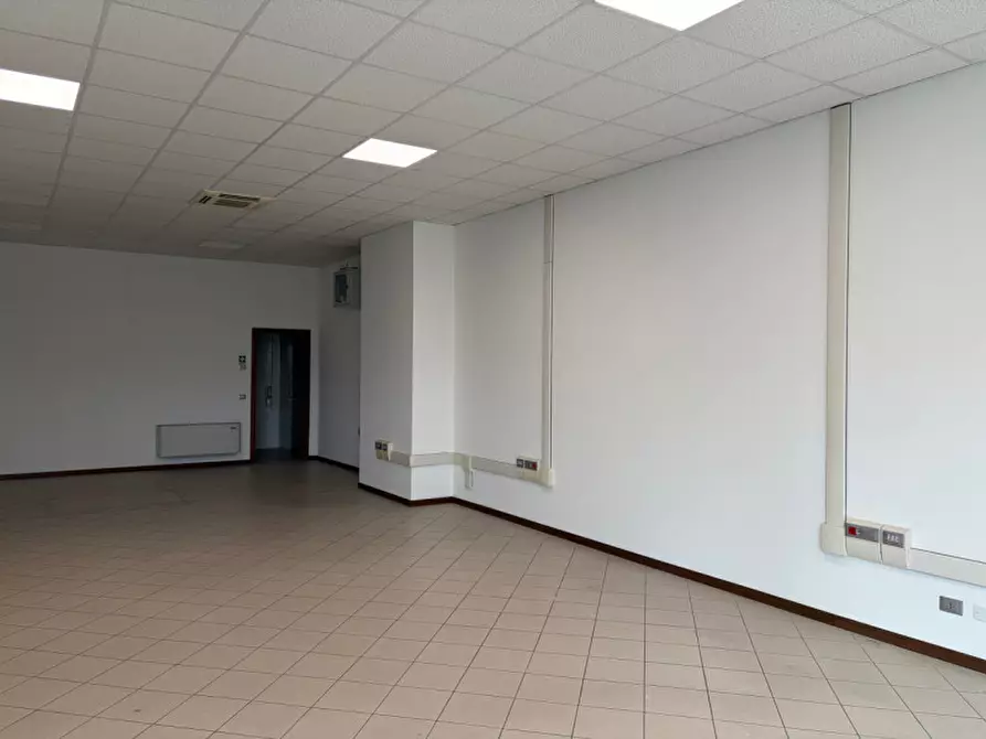 Immagine 5 di Ufficio in affitto  in Via Regina Pacis a Sassuolo