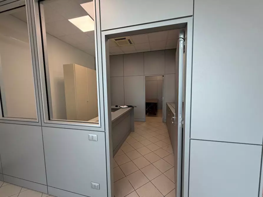 Immagine 6 di Ufficio in affitto  in Via Regina Pacis a Sassuolo