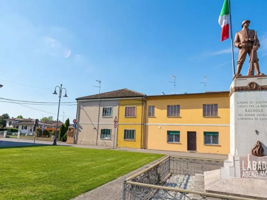 Immagine 1 di Casa bifamiliare in vendita  in Piazza Guglielmo Marconi 236 a Bagnolo Di Po