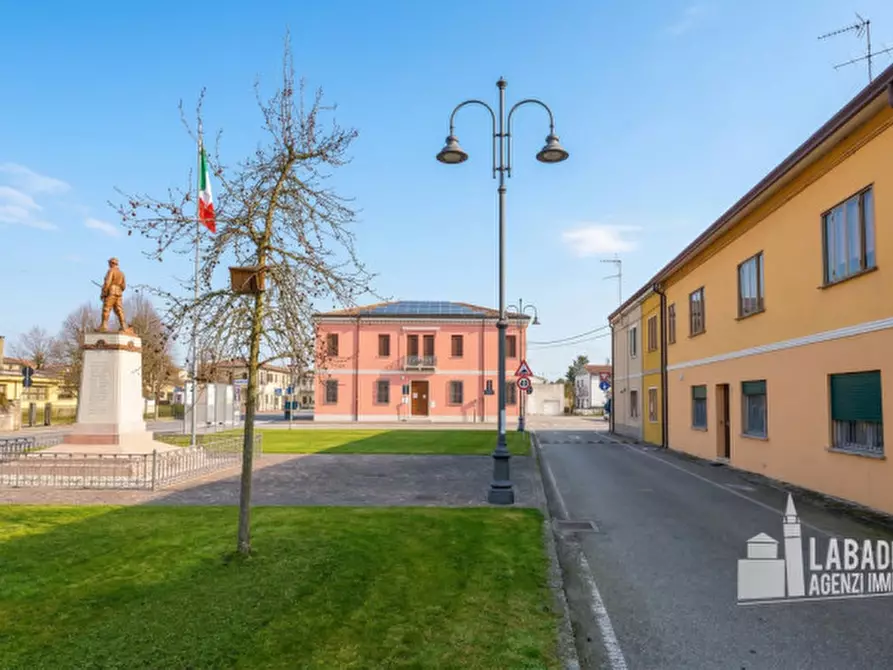 Immagine 16 di Casa bifamiliare in vendita  in Piazza Guglielmo Marconi 236 a Bagnolo Di Po