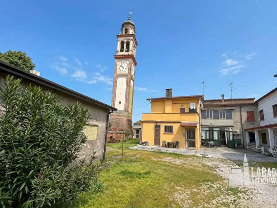 Immagine 34 di Casa bifamiliare in vendita  in Piazza Guglielmo Marconi 236 a Bagnolo Di Po