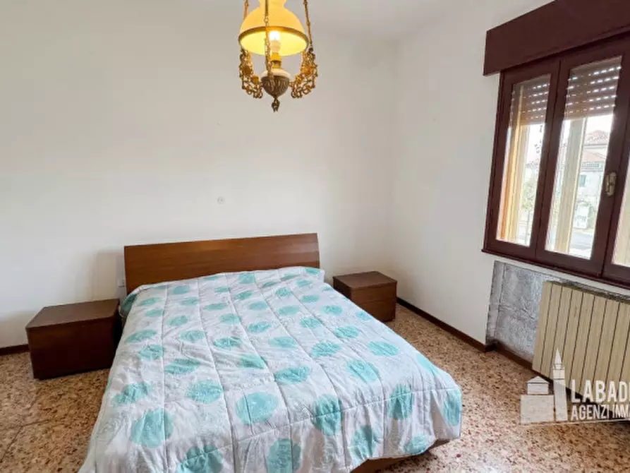 Immagine 47 di Casa bifamiliare in vendita  in Piazza Guglielmo Marconi 236 a Bagnolo Di Po