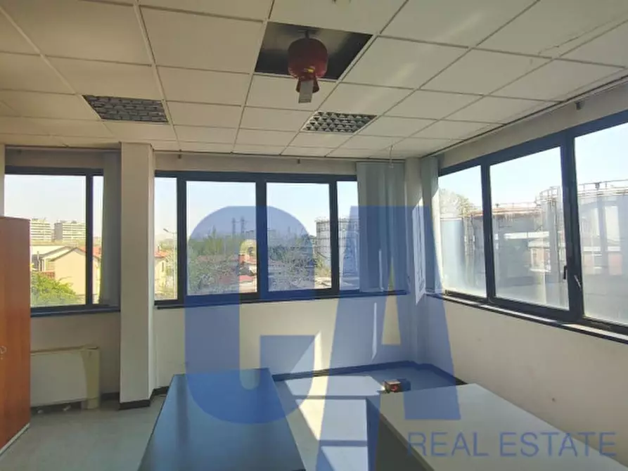 Immagine 11 di Ufficio in vendita  in VIA GRANDI A. a Vimodrone