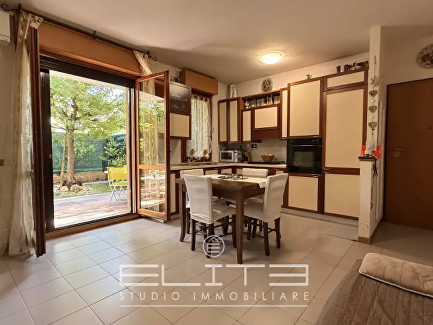 Immagine 1 di Appartamento in vendita  in VIA MIGLIOLI a Ancona