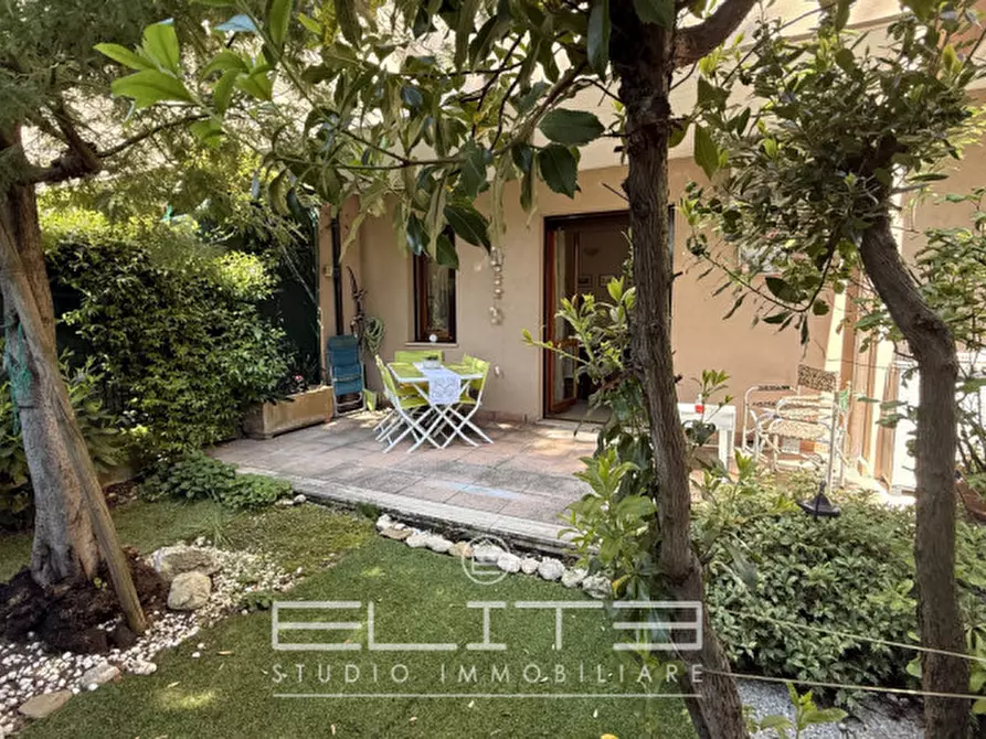 Immagine 3 di Appartamento in vendita  in VIA MIGLIOLI a Ancona