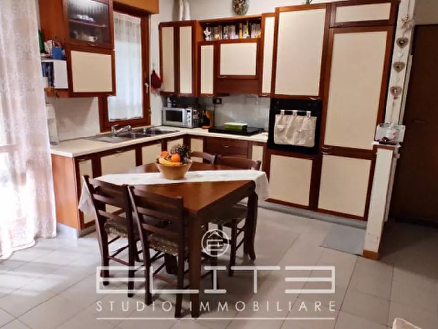 Immagine 3 di Appartamento in vendita  in VIA MIGLIOLI a Ancona