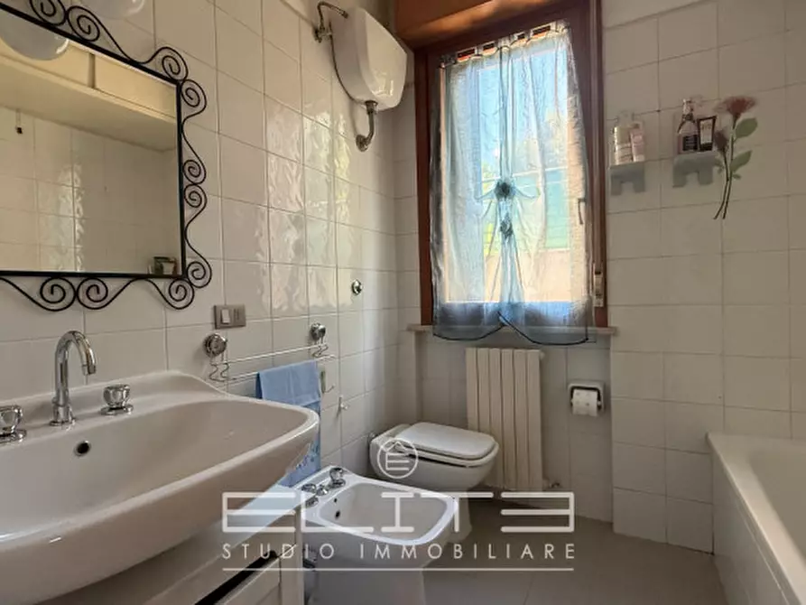 Immagine 10 di Appartamento in vendita  in VIA MIGLIOLI a Ancona