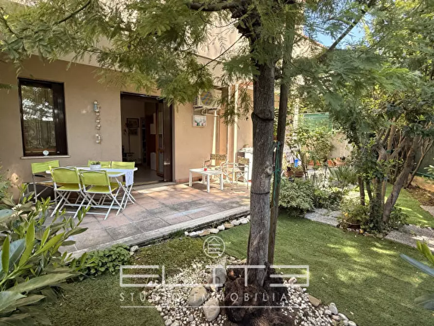 Immagine 11 di Appartamento in vendita  in VIA MIGLIOLI a Ancona