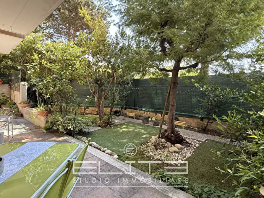 Immagine 13 di Appartamento in vendita  in VIA MIGLIOLI a Ancona