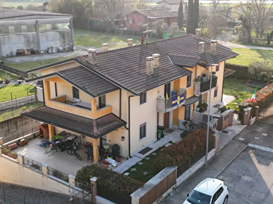 Immagine 2 di Appartamento in vendita  in Via Carristi d'Italia a Vigasio