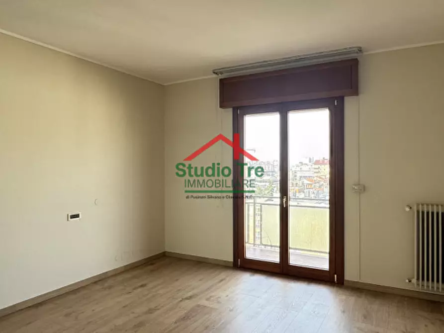 Immagine 3 di Appartamento in vendita  in Corso del Popolo 231 a Venezia