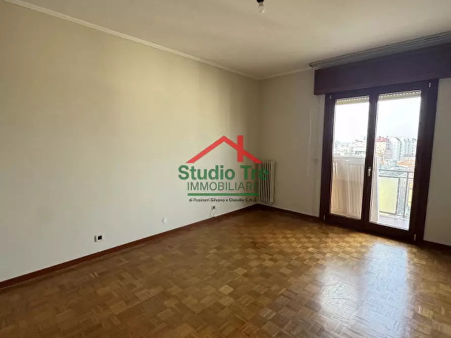 Immagine 16 di Appartamento in vendita  in Corso del Popolo 231 a Venezia