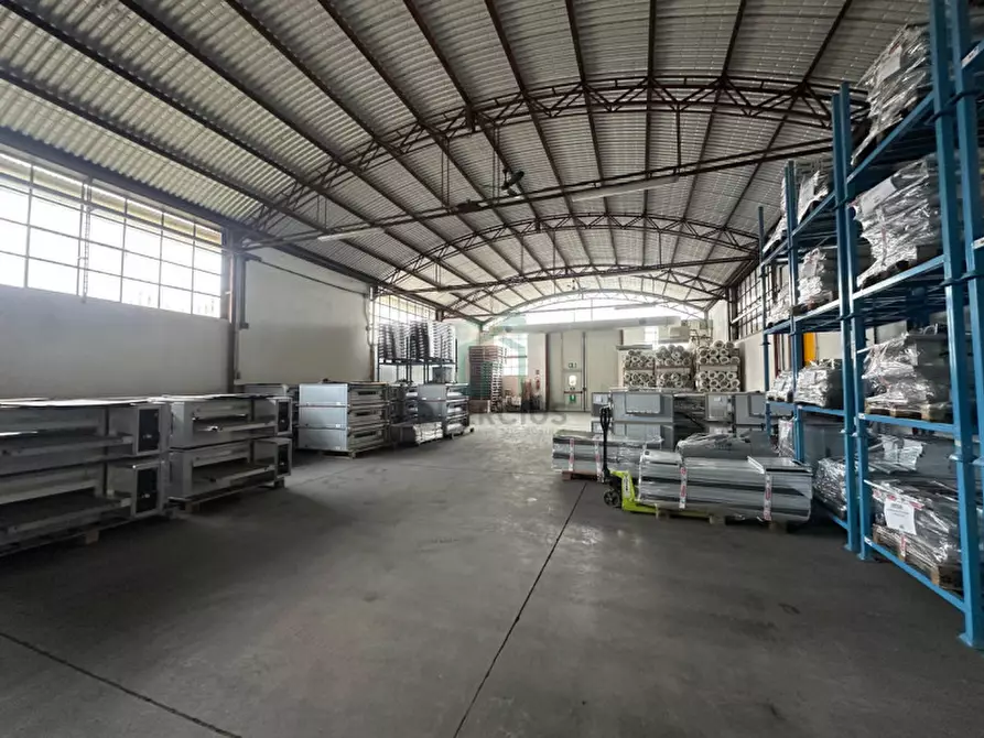 Immagine 4 di Capannone industriale in vendita  in Via Villa a Sommacampagna