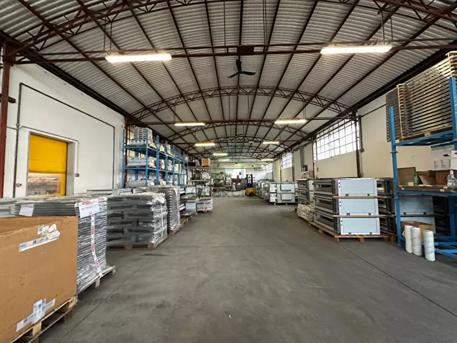 Immagine 7 di Capannone industriale in vendita  in Via Villa a Sommacampagna