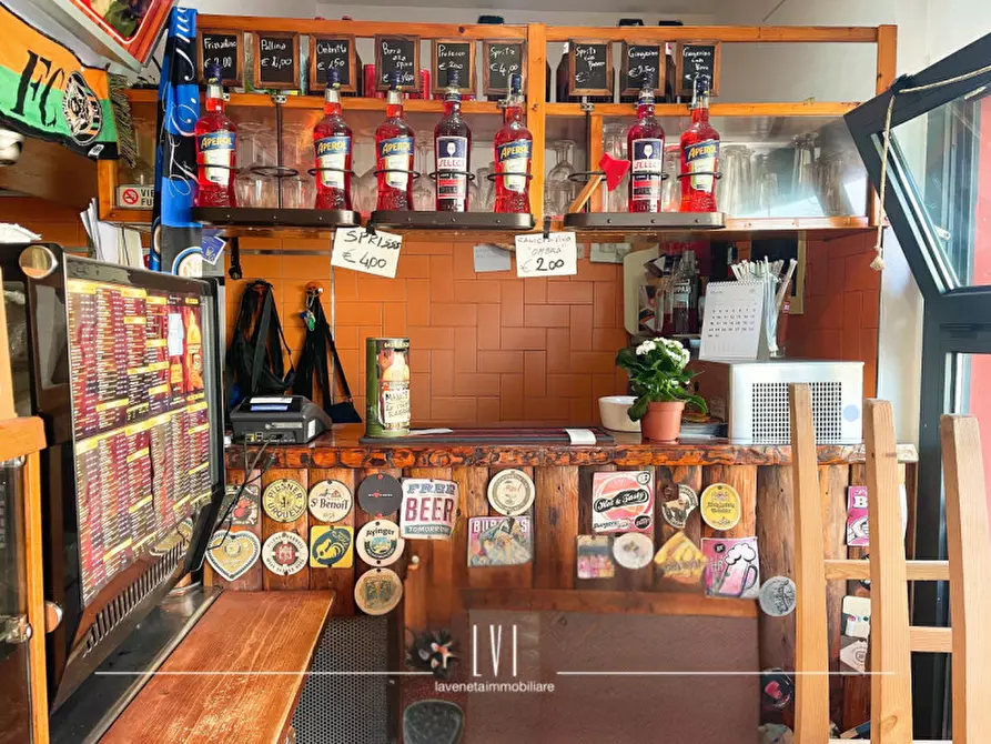 Immagine 7 di Negozio in vendita  in Rio Terà 14 a Venezia