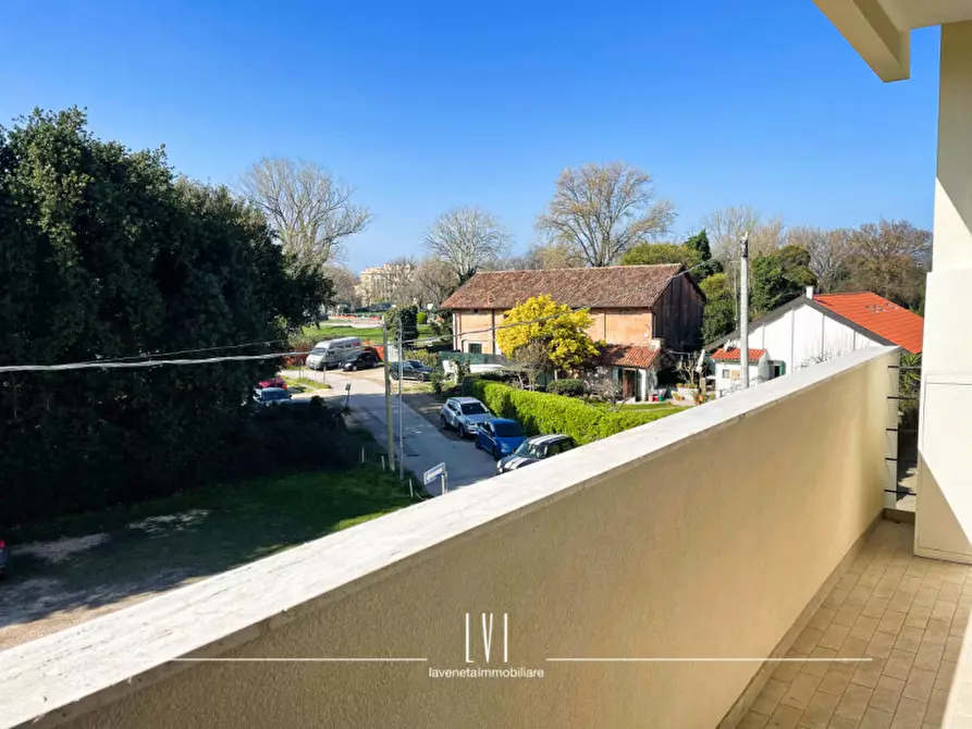 Immagine 9 di Appartamento in vendita  in Via Antoniotto Usodimare a Venezia