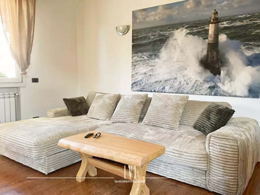 Immagine 11 di Appartamento in vendita  in Via Antoniotto Usodimare a Venezia