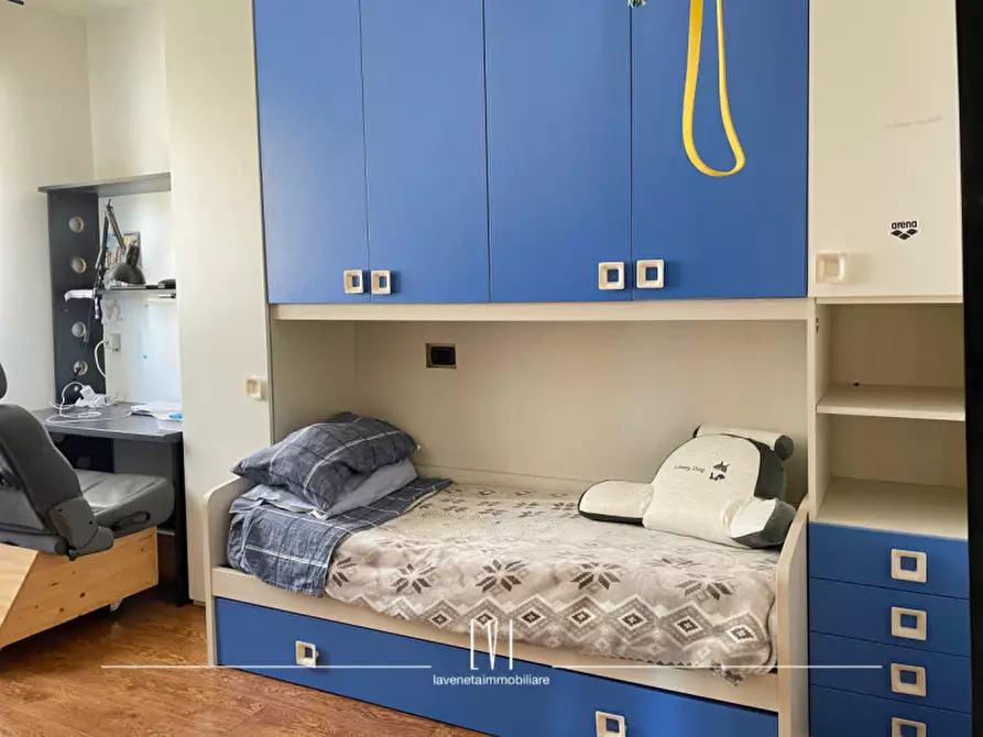 Immagine 15 di Appartamento in vendita  in Via Antoniotto Usodimare a Venezia