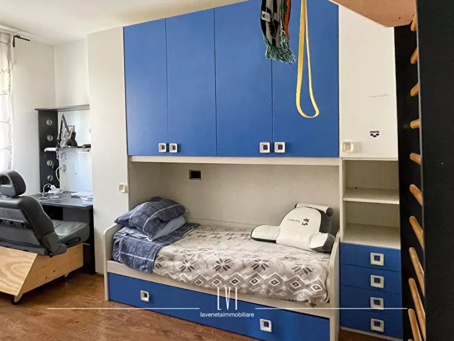 Immagine 18 di Appartamento in vendita  in Via Antoniotto Usodimare a Venezia