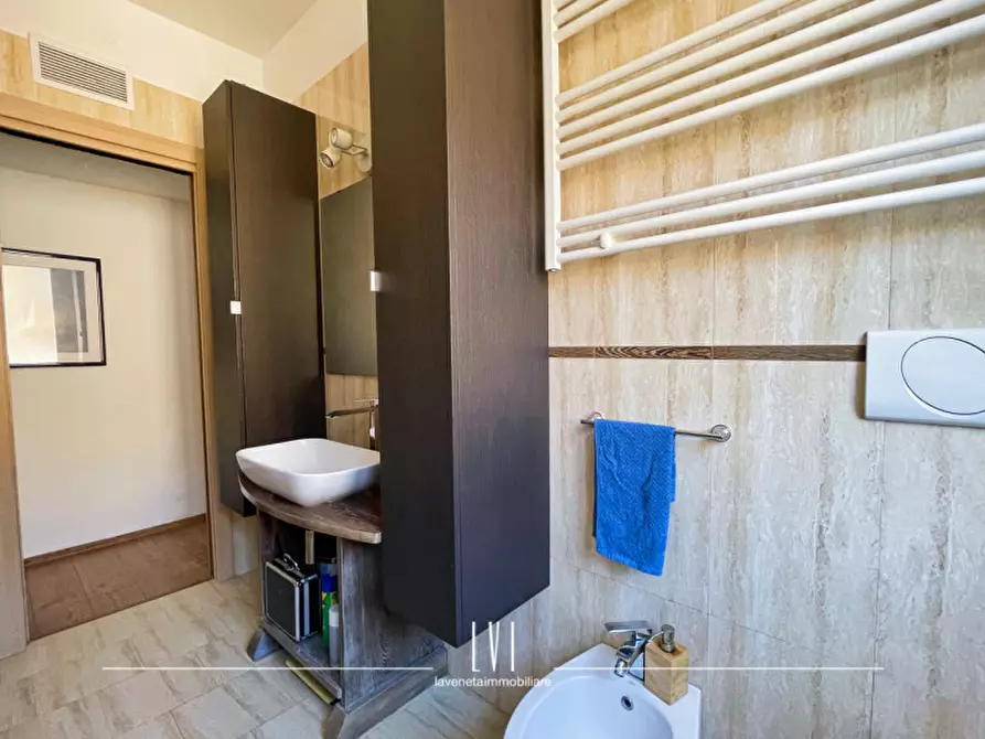 Immagine 25 di Appartamento in vendita  in Via Antoniotto Usodimare a Venezia