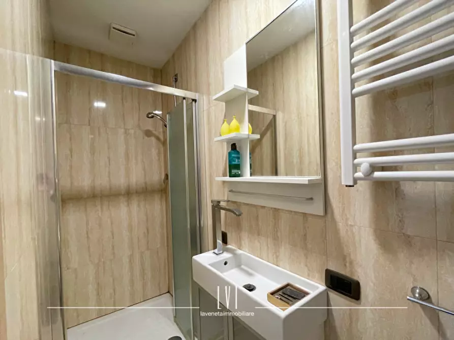 Immagine 28 di Appartamento in vendita  in Via Antoniotto Usodimare a Venezia