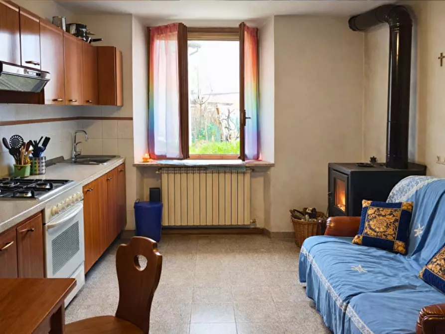 Immagine 9 di Rustico / casale in vendita  in via Costa a Fornovo Di Taro