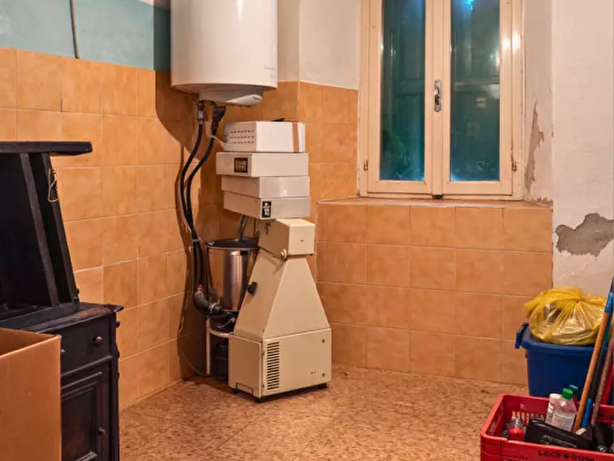 Immagine 14 di Rustico / casale in vendita  in via Costa a Fornovo Di Taro