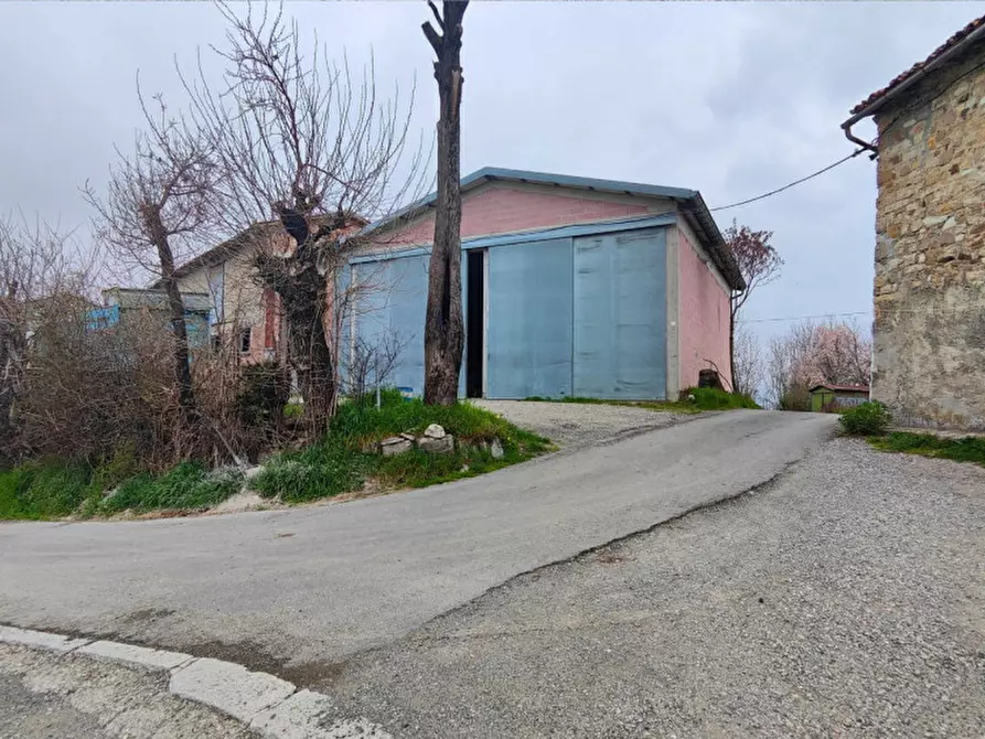 Immagine 30 di Rustico / casale in vendita  in via Costa a Fornovo Di Taro