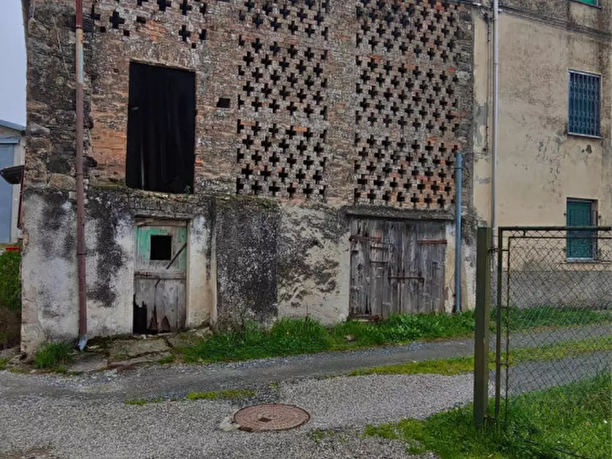 Immagine 31 di Rustico / casale in vendita  in via Costa a Fornovo Di Taro