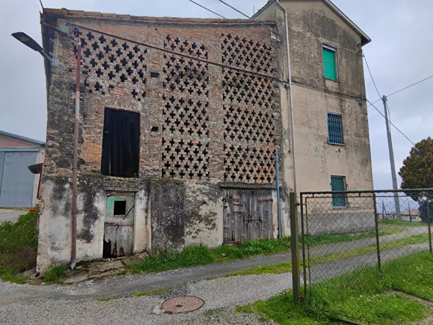 Immagine 32 di Rustico / casale in vendita  in via Costa a Fornovo Di Taro