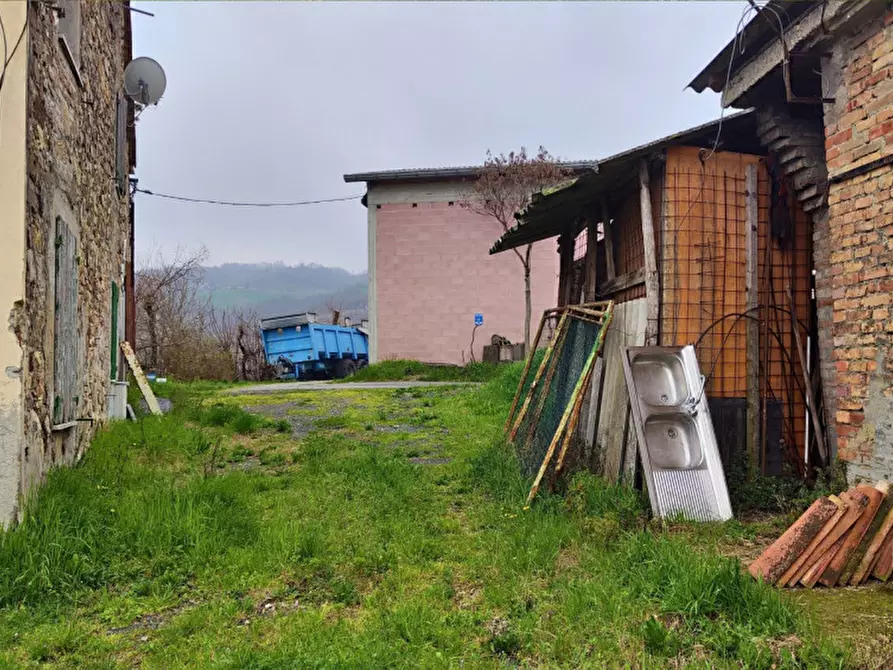 Immagine 40 di Rustico / casale in vendita  in via Costa a Fornovo Di Taro