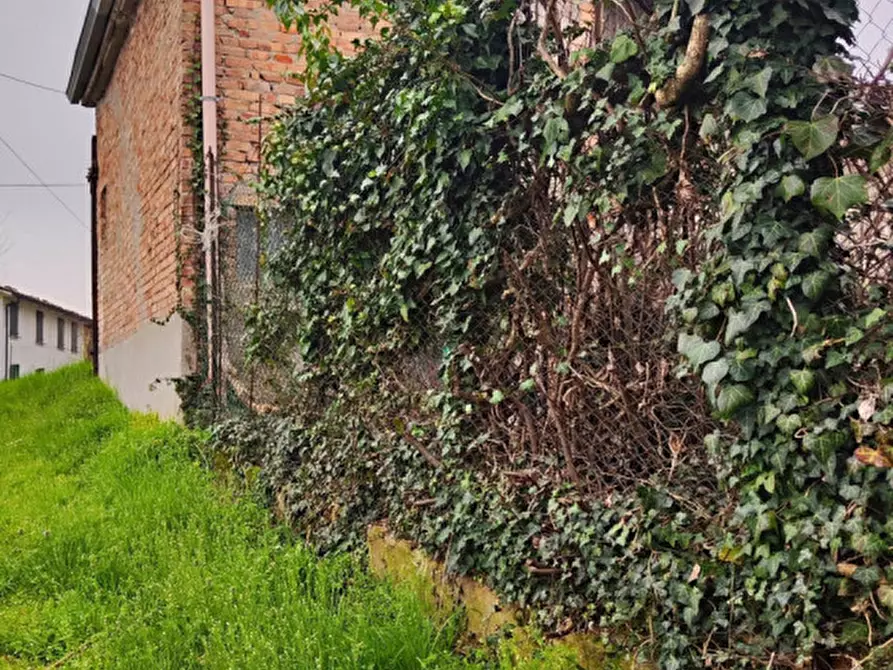 Immagine 44 di Rustico / casale in vendita  in via Costa a Fornovo Di Taro