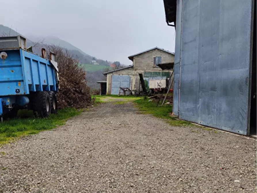 Immagine 45 di Rustico / casale in vendita  in via Costa a Fornovo Di Taro