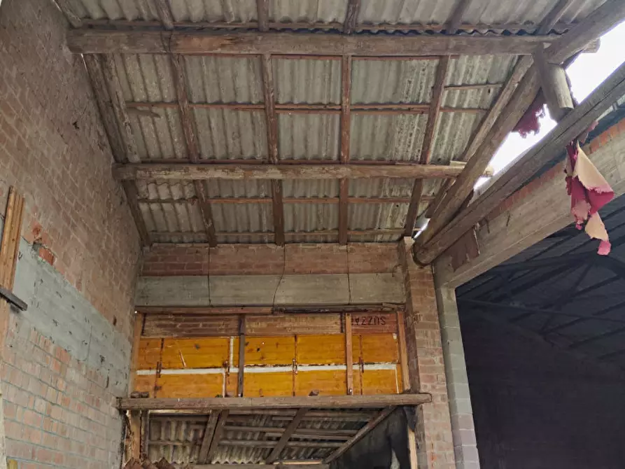 Immagine 49 di Rustico / casale in vendita  in via Costa a Fornovo Di Taro