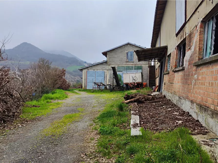 Immagine 50 di Rustico / casale in vendita  in via Costa a Fornovo Di Taro