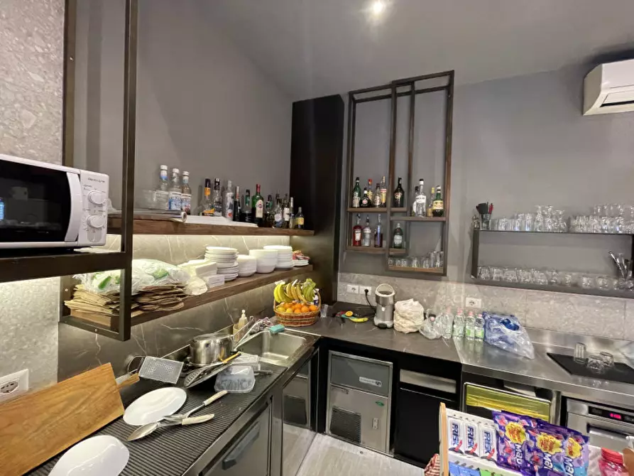 Immagine 10 di Attività commerciale in vendita  in Bastioni di Porta Nuova 15 a Milano