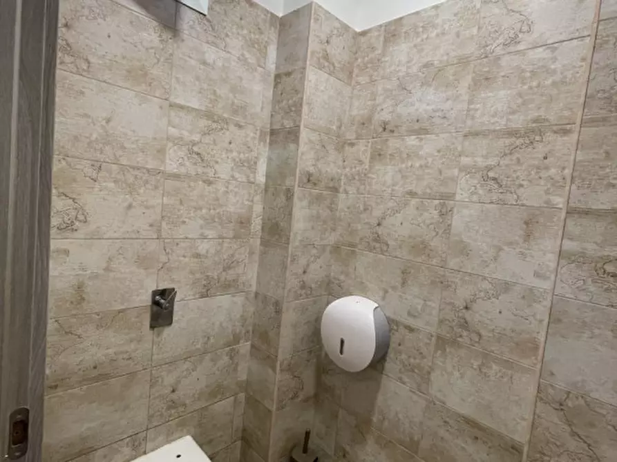 Immagine 19 di Attività commerciale in vendita  in Bastioni di Porta Nuova 15 a Milano