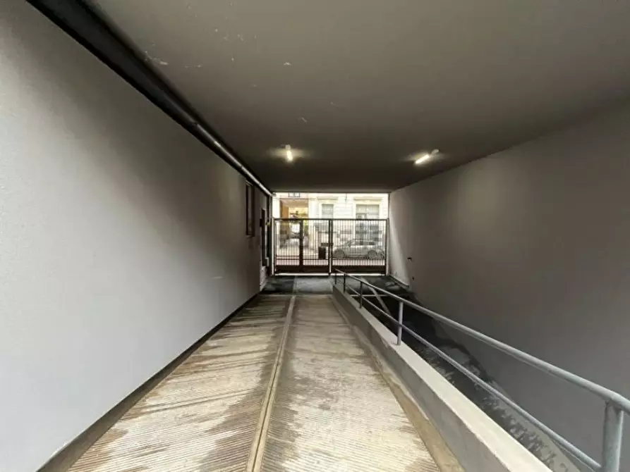 Immagine 26 di Attività commerciale in vendita  in Bastioni di Porta Nuova 15 a Milano