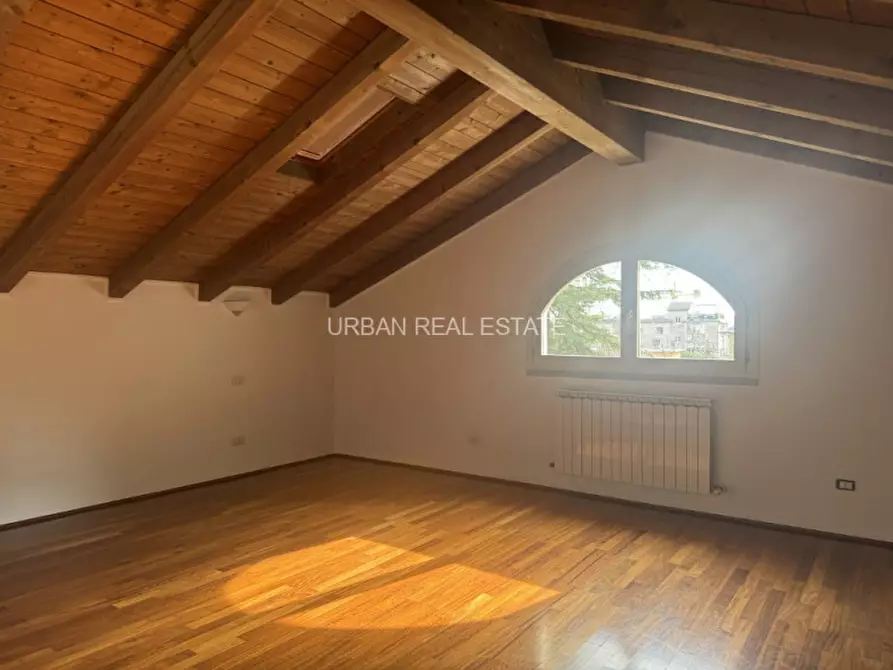 Immagine 10 di Casa indipendente in affitto  in Via Combi 1 a Trieste