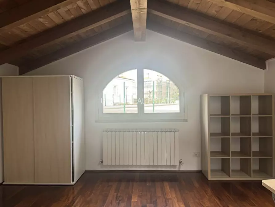 Immagine 12 di Casa indipendente in affitto  in Via Combi 1 a Trieste