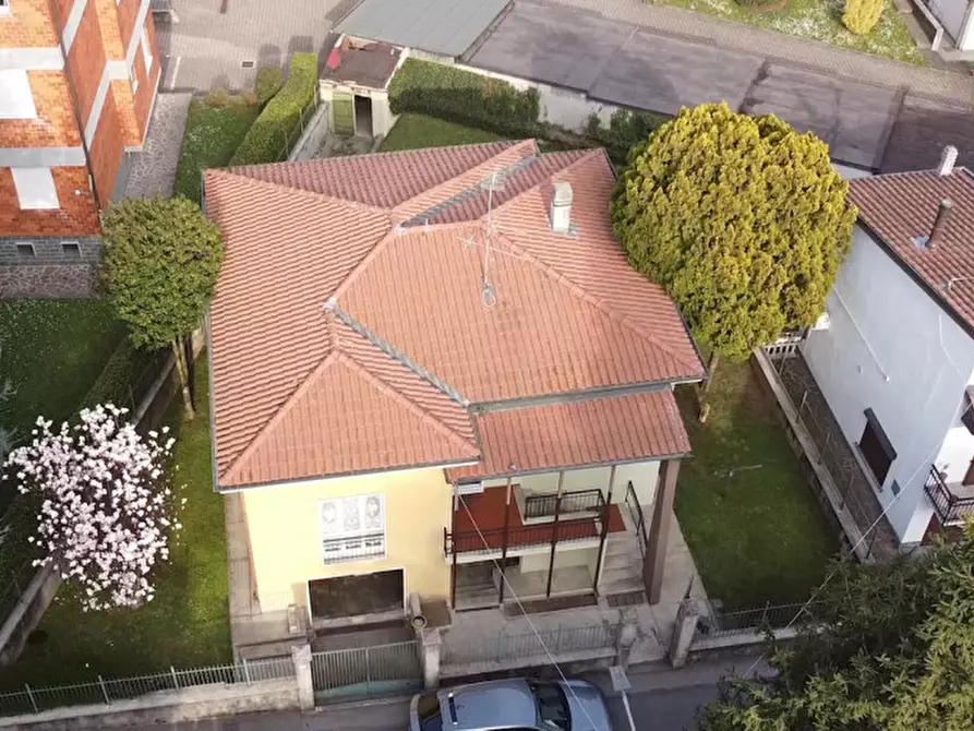 Immagine 4 di Villa in vendita  in Via Donatori di Sangue 14 a Carate Brianza