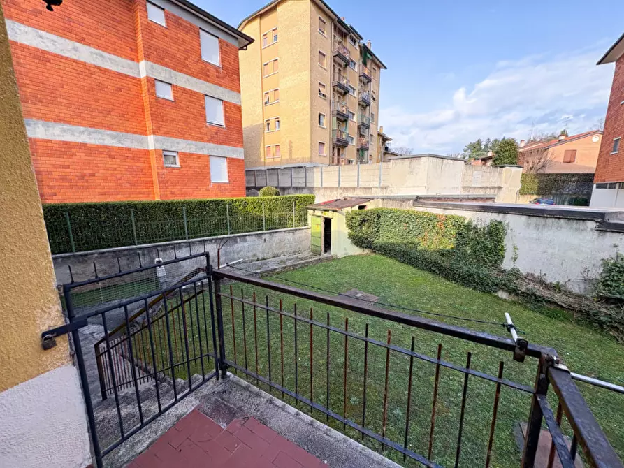 Immagine 26 di Villa in vendita  in Via Donatori di Sangue 14 a Carate Brianza