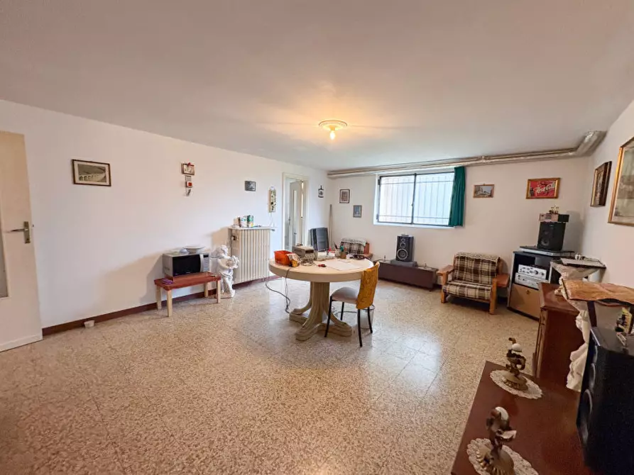 Immagine 33 di Villa in vendita  in Via Donatori di Sangue 14 a Carate Brianza